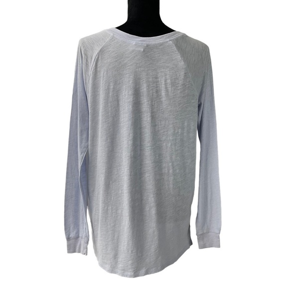 🎉 SALE PINK Victoria’s Secret Long Sleeve Lightweight Tee in Pale Purple Small - Picture 2 of 5